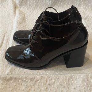 Anthropologie MAEVE loafers
Classic, quiet luxury, preppy,
Cool mom